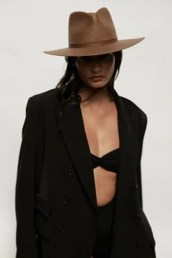 Janessa Leoné Sherman hat in brown